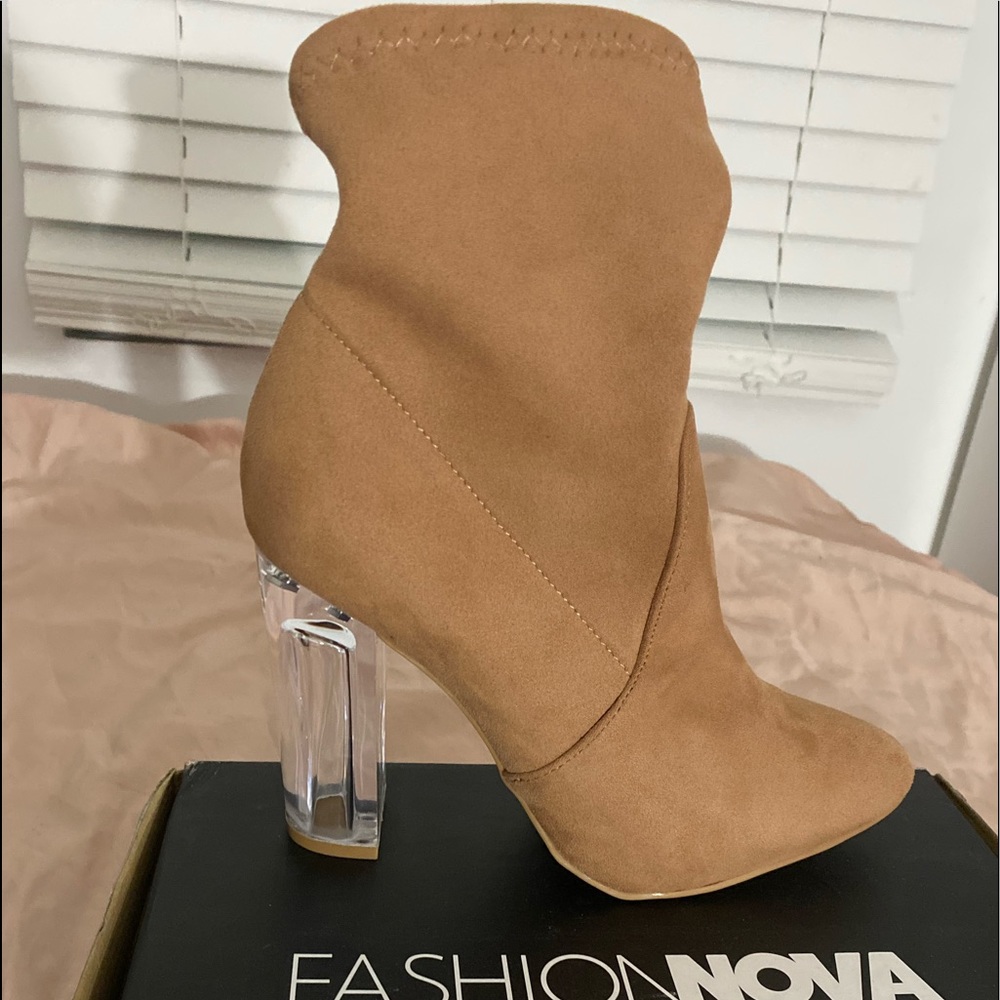 Fashion Nova Carmel bootie size 10